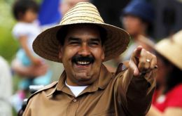 “Estoy loco como una cabra, sí. Estoy loco de amor por Venezuela, por la revolución bolivariana, por Chávez y su ejemplo”, dijo Maduro.