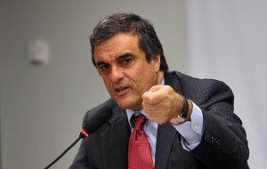 El abogado de Rousseff, Cardozo lo denunció como un intento de evitar que el Gobierno interino se desgaste y pierda el apoyo parlamentario necesario