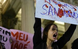 La protesta se produce tras una violación colectiva de una adolescente de 16 años que ha conmocionado a Brasil y generado numerosas protestas