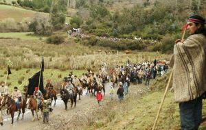 Un 58% de los mapuches cree que “no justifica” el uso de la fuerza para reclamar tierras, lo que representa un aumento de 21 puntos respecto al 2006