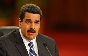 Cuando se le preguntó si Maduro está abierto al diálogo Kerry dijo “asumo que la canciller está en una conferencia hablando en nombre del país y su presidente”.
