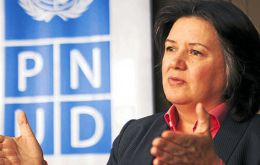 “Corremos el riesgo de retroceder los logros sociales que hemos alcanzado en los últimos 10 años”, dijo la directora del PNUD para la región, Jessica Faieta