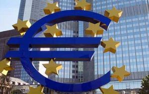 EL BCE comprometerá públicamente a respaldar mercados financieros, en coordinación con el Bco de Inglaterra, si Reino Unido decide separarse de la UE.