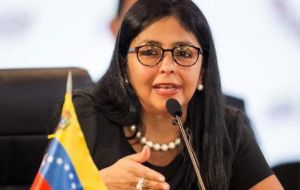 Caracas había pedido esta reunión de embajadores “para llevar nuevamente la verdad de Venezuela” a la OEA, según su canciller Delcy Rodríguez.