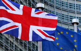 ”Creemos que el Reino Unido está económicamente mejor dentro de la UE”, afirma el texto publicado en el diario británico The Guardian por los Nobel