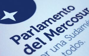 La bancada kirchnerista no pudo reunir los dos tercios de los votos necesarios para separar del cargo a López, electo en el Parlasur en representación de Tucumán