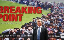 El póster, publicado por el líder del Partido de la Independencia de Reino Unido (UKIP), el ultranacionalista Nigel Farage, fue muy criticado por los británicos