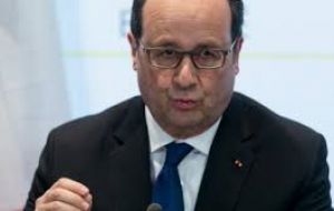 Hollande coincidió en que no se imagina a ningún gobierno británico, sea cual sea, no respetando una decisión democrática de su pueblo