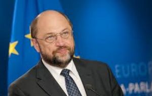 El presidente del Parlamento Europeo, el socialdemócrata alemán Martin Schultz, ha pedido que la Comisión se convierta en “un verdadero Gobierno europeo”