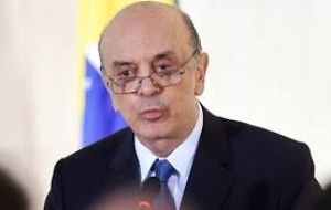 Brasil pidió a Uruguay que posponga la entrega de la presidencia a Venezuela hasta agosto, con el argumento de que la designación debe ser unánime, según José Serra