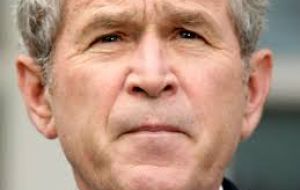 En Dallas participará de un homenaje a las víctimas de la matanza al que también asistirán el vice presidente Joe Biden y el ex mandatario George W. Bush
