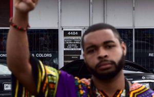 El francotirador Micah Xavier Johnson, ex soldado negro de 25 años, impuso el terror el jueves al tirotear en una protesta pacífica contra la violencia policial 