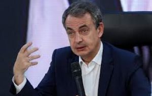 El diálogo es auspiciado por Unasur, junto al ex jefe de Gobierno español José Luis Rodríguez Zapatero y los ex presidentes Martín Torrijos y Leonel Fernández