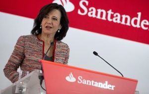 En España, la entidad que preside Ana Botín ganó 616 millones,  8% más que un año antes, después de un recorte del 2,5 % en los créditos 