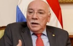 El canciller Loizaga dijo que Paraguay desconoce la presidencia de Venezuela, y favorece hacer el traspaso a Argentina