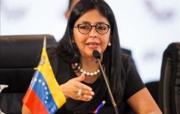 “Nos preocupa cómo la canciller argentina (Malcorra), que pretende ser secretaria general de ONU, irrespeta tratados internacionales”, dijo Delcy Rodríguez