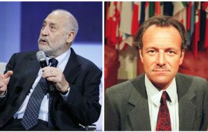 Panamá informó que Stiglitz y Mark Pieth renunciaron al comité de expertos por “diferencias internas” pero el gobierno de Varela “no va a entrar” en detalles. 