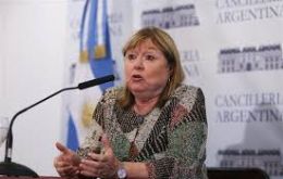 “La forma en que Uruguay terminó la presidencia pro témpore no permitió hacer el traspaso formal que tradicionalmente”, dijo Malcorra en rueda de prensa. 