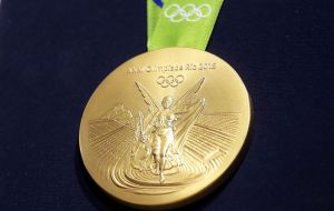 Se estima que cada medalla de “oro”, realmente tiene 6,7 gramos de este material, que cuestan y equivalen al 1,34% de la composición total. 