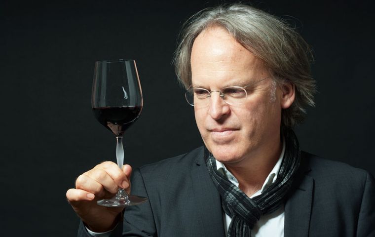 James Suckling, considerado el crítico de vinos más influyente del mundo según la revista Forbes.
