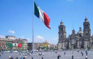 México se mantiene como el líder indiscutible del turismo en América Latina ya que recibe 33% de todos los turistas y 21% de todos los ingresos de turismo de la región. 