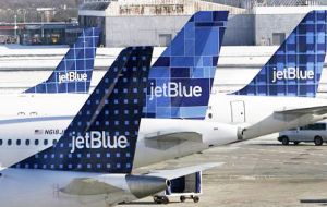 Pero  JetBlue tiene previsto para el próximo 31 de agosto el vuelo inaugural a la isla, entre Fort Lauderdale y Santa Clara, tras más de cincuenta años de enemistad