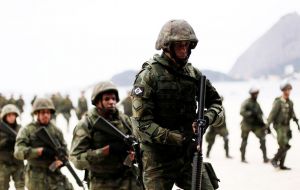 La presencia del Ejército de Brasil y otras fuerzas federales permitieron a turistas de todo el mundo transitar la ciudad en transporte público de punta a punta