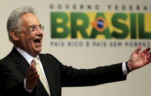 La fragmentación partidaria es parte del sistema político: el ex presidente Cardoso necesitaba tres partidos para lograr una mayoría simple y Dilma, 14