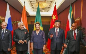 En octubre, tiene previsto viajar a la India, sede de la cumbre de BRICS, pero quien posará en el centro de la foto de los cinco líderes.