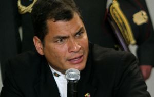 Rafael Correa decidió retirar a su máximo representante diplomático en Brasil, tras la destitución de la presidenta Dilma Rousseff. 