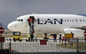 El aeropuerto de MPA desde donde opera el vuelo semanal de Lan a Punta Arenas 