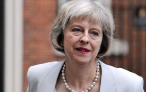 En semanas recientes, la premier Theresa May sugirió que la iniciación del procedimiento podría comenzar a principios de 2017, sin referencias temporales.
