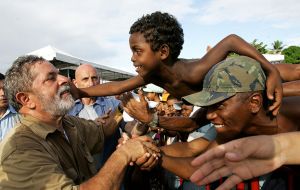 “Probé que es posible cambiar la historia de este país”, sostuvo. “En Brasil los pobres dejaron de ser un problema; pasaron a ser parte de la solución”