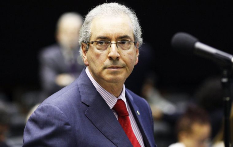 Es la máxima detención en términos políticos de la Operación Lava Jato ya que Cunha es uno de los hombres fuertes del PMDB de Michel Temer