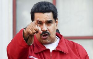 Los opositores “están borrachos, están desesperados y han recibido la instrucción del norte de acabar con la revolución bolivariana como sea” bramó Maduro
