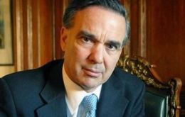 El senador kirchnerista Miguel Pichetto pide mayor control sobre la inmigración  