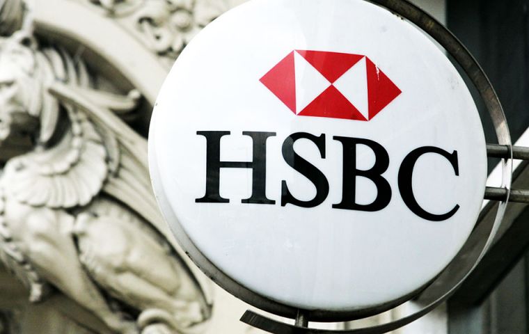 HSBC está acusado de haber ofrecido a ricos clientes franceses vías para colocar fondos en paraísos fiscales y eludir el pago de impuestos en Francia. 