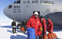 El Secretario de Estado Kerry atiende personalmente en la Antártida cuestiones medioambientales