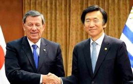 El canciller Yun emplazó a Nin Novoa a “jugar un papel fundamental” a la hora de promover el diálogo con Mercosur sobre el pacto comercial, informó la cancillería