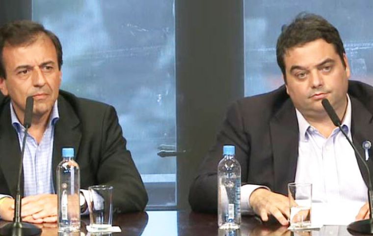 Jorge Triaca y Mario Quintana dialogaron con la prensa tras el convenio de que no habrá despidos hasta marzo de 2017
