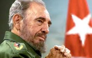 Fidel en 1959 derrocó al dictador Fulgencio Batista en Cuba, impuso el comunismo, se alió con la ex URSS, generando una tensa relación con los Estados Unidos.