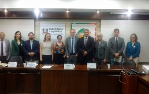 En la Legislatura de Rio Grande do Sul recibidos por el diputados Adolfo Brito 