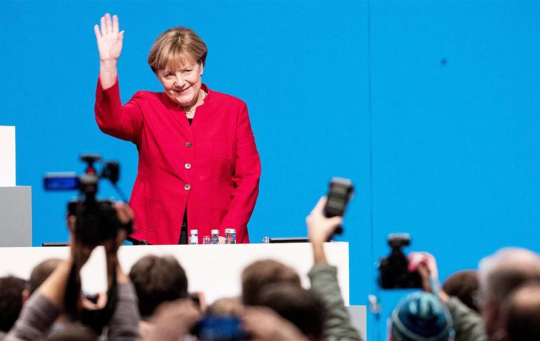 La canciller alemana Angela Merkel fija una posición menos contemplativa hacia los musulmanes y los inmigrantes de cara a las elecciones de 2017