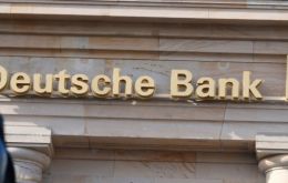 Además de la multa, Deutsche concederá ventajas a los consumidores, revisiones de las condiciones de los créditos otorgados,  por un monto de US$ 4.100 millones