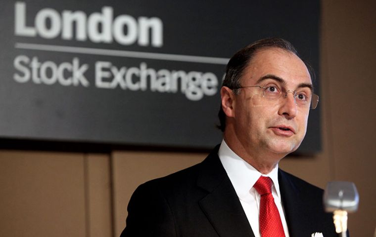 “Unos 232.000 puestos de trabajo estarían en riesgo o, probablemente, se perderían en todo el Reino Unido”, recalcó Rolet, al citar un informe de la Bolsa de Londres.
