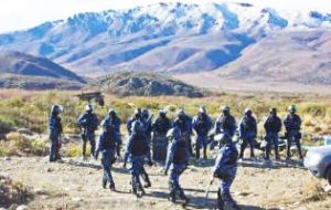 Amnistía Internacional dijo en un comunicado que “repudia la represión contra el pueblo mapuche por parte de Gendarmería y de la Policía del Chubut”.