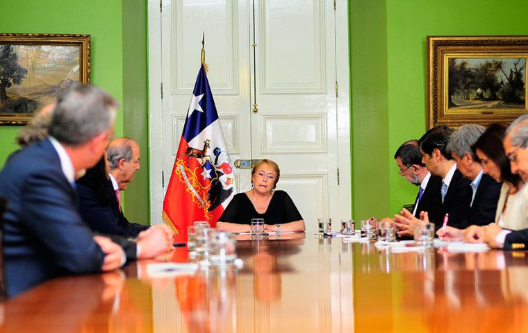 Tras el encuentro con Bachelet el titular de la Cámara Chilena de la Construcción (CChC), Sergio Torretti, valoró la propuesta el respaldo del empresariado a la idea. 