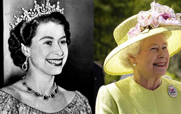 El 6 de febrero de 1952, la princesa Isabel accedió al trono, con 25 años, tras la muerte de su padre, Jorge VI, si bien no fue coronada hasta el 2 de junio de 1953