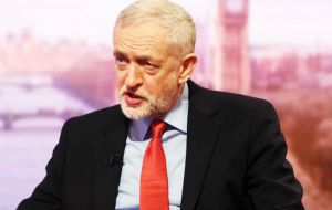 El líder laborista, Jeremy Corbyn, ordenó a sus diputados secundar la activación del “brexit” para cumplir con el mandato del referéndum del pasado 23 de junio