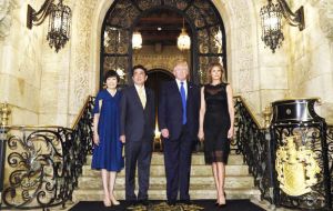 Trump contó que la visita de Shinzo Abe a la mansión resort Mar-a-Lago, la que llamó como la “Casa Blanca de invierno”, fueron “dos días muy productivos”.